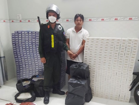 Trà Vinh: Tạm giữ hình sự đối tượng mua, bán thuốc lá lậu