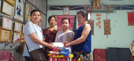 Hỗ trợ các hoàn cảnh khó khăn, bệnh tật