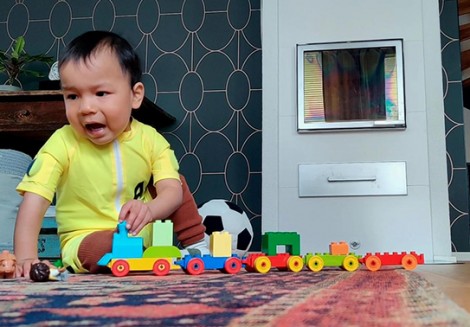 Trang phục giúp theo dõi sự phát triển vận động ở trẻ nhỏ