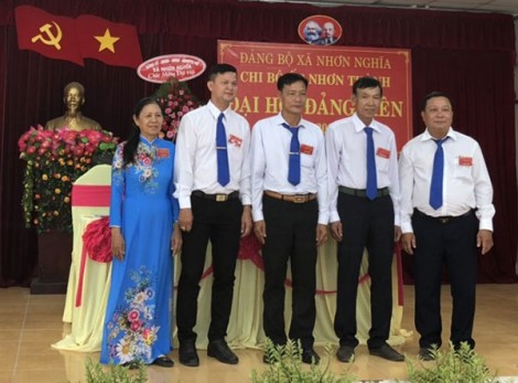 Đưa nghị quyết của chi bộ vào cuộc sống