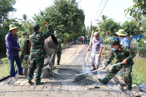 Tăng cường công tác giáo dục chính trị, tư tưởng cho cán bộ, chiến sĩ