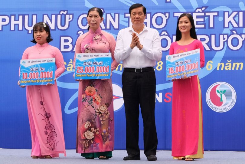 Phát huy vai trò phụ nữ trong phát triển kinh tế, xây dựng gia đình an toàn, hạnh phúc