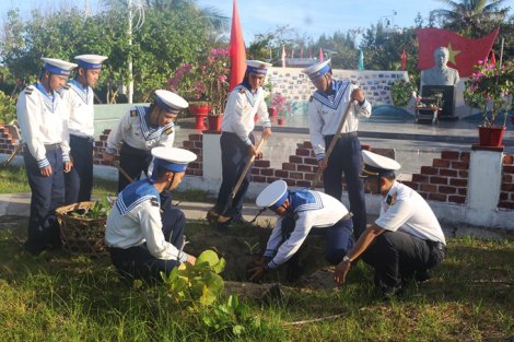 Tuổi trẻ Vùng 4 chung tay bảo vệ môi trường biển