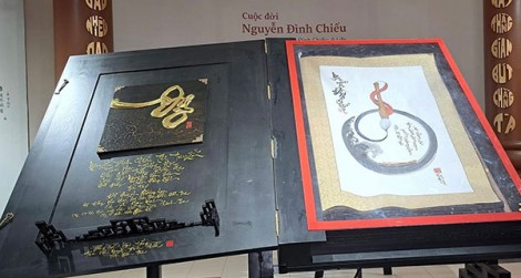 Xác lập Kỷ lục thế giới quyển thư pháp “Nguyễn Đình Chiểu thi tuyển”