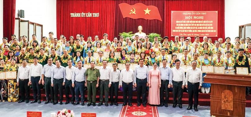 Đưa việc học tập và làm theo Bác trở thành việc làm thường xuyên, tự giác, nền nếp