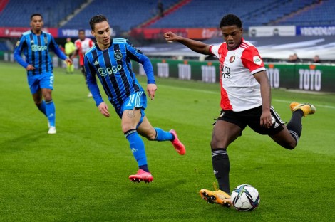 Khi Man United thích “đi chợ” Eredivisie