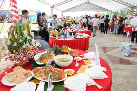 “Hương sắc Hậu Giang” xác lập kỷ lục món ăn từ khóm và cá thác lác