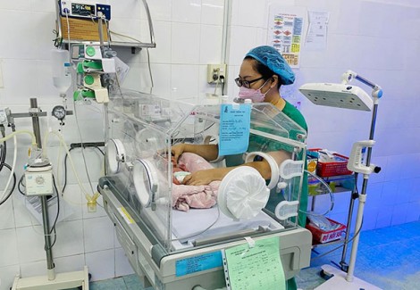Điều trị kéo dài tuổi thai thành công cho thai phụ mang thai 6 tháng bị vỡ ối
