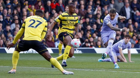 Leeds chia tay “cơn lốc biên phải” Raphinha