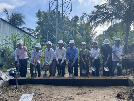 Khởi công xây dựng 3 căn nhà đại đoàn kết
