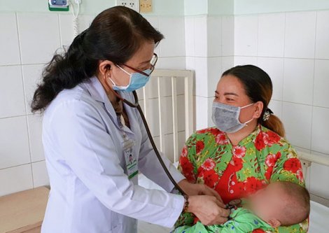 Tự ý mua thuốc bổ cho trẻ uống, coi chừng hại trẻ !