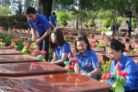 Tuổi trẻ Cần Thơ hưởng ứng Ngày cao điểm tình nguyện đền ơn đáp nghĩa