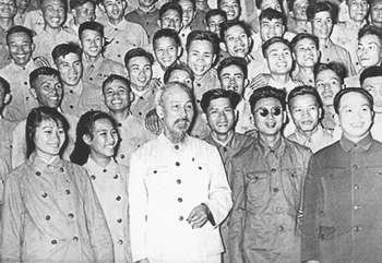 "Bổn phận của chúng ta là thương yêu, giúp đỡ người có công với Tổ quốc"