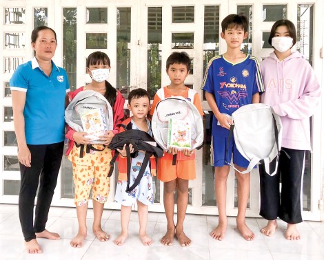 Mong giúp chị em tiến bộ