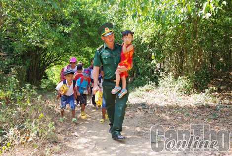 Giúp cư dân Hòn Chuối an tâm bám biển