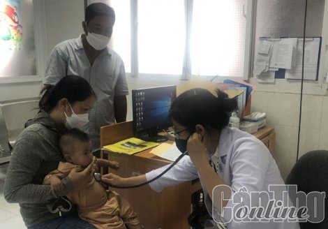Khám sàng lọc tim bẩm sinh miễn phí cho trẻ em nghèo