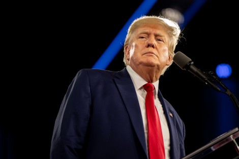 FBI thu hồi tài liệu “tuyệt mật” trong nhà ông Trump