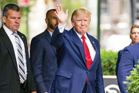 Rắc rối pháp lý bủa vây ông Trump