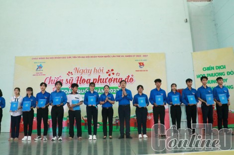 Đồng loạt tổ chức Ngày hội chiến sĩ "Hoa phượng đỏ"