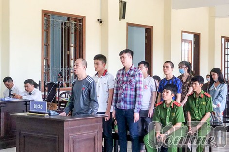 Thuê nhà làm tiền giả, lãnh án