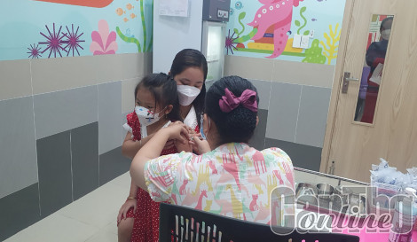 Người dân tiêm vaccine phòng cúm tăng 30%-40%