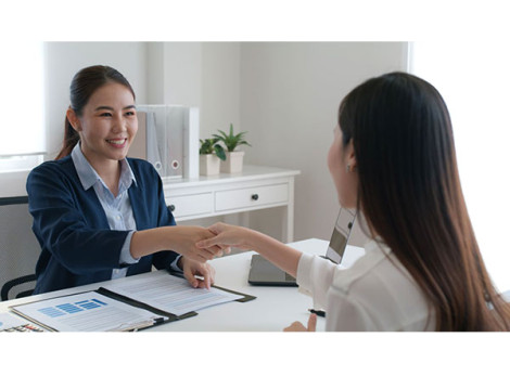Người có bảo hiểm y tế, tham gia bảo hiểm nhân thọ liệu có phí?