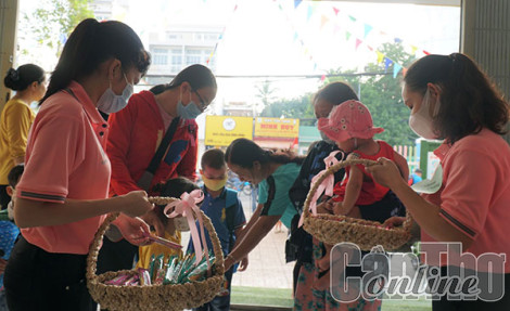 Củng cố, nâng cao chất lượng giáo dục, chăm sóc nuôi dạy trẻ