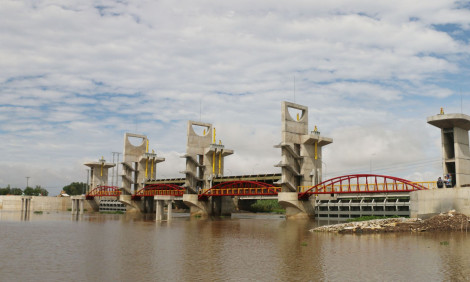 An Giang: Mở cống Tha La và Trà Sư
