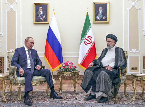 Đằng sau mối quan hệ chặt chẽ giữa Nga và Iran