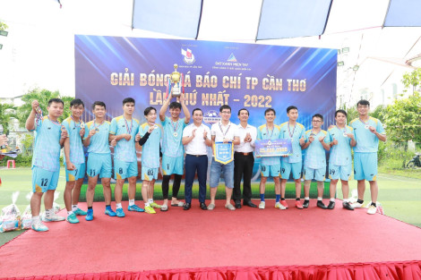 Sôi nổi Giải Bóng đá Báo chí TP Cần Thơ lần thứ nhất