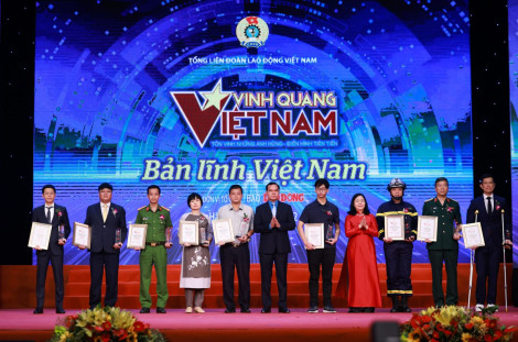 Chương trình Vinh quang Việt Nam lần thứ 17 năm 2022 với chủ đề “Bản lĩnh Việt Nam”