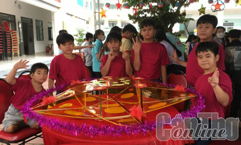 Thêm tròn vầng trăng thu