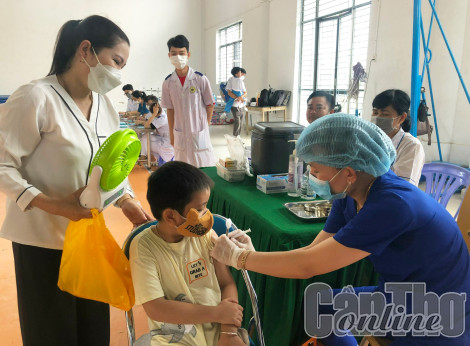 Từ ngày 14 đến 17-9-2022, đồng loạt tiêm bổ sung vaccine phòng bại liệt cho trẻ