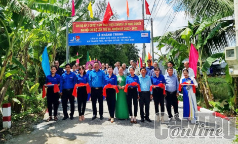 Đoàn viên, thanh niên tham gia đảm bảo an toàn giao thông