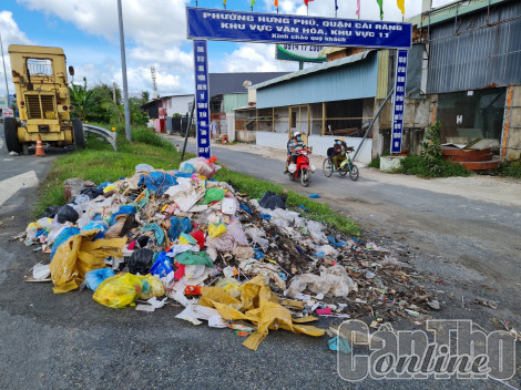 Rác thải ứ đọng, mất vệ sinh môi trường