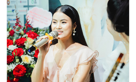 Ca sĩ Opera hát nhạc trữ tình, quê hương