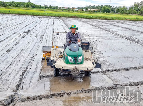 Cơ giới hóa để nâng cao hiệu quả gieo trồng lúa