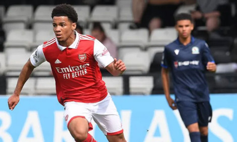 Ethan Nwaneri trở thành cầu thủ trẻ nhất ra sân ở EPL