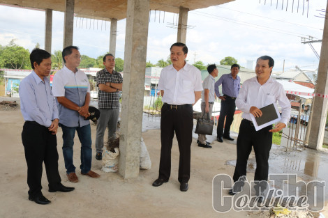 Lãnh đạo thành phố kiểm tra tiến độ thực hiện các công trình và giải ngân vốn đầu tư công tại Thốt Nốt