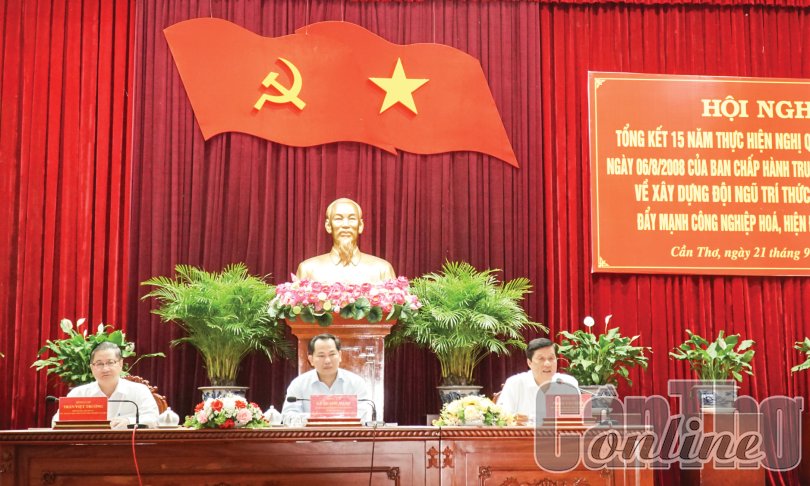 Tổng kết 15 năm xây dựng đội ngũ trí thức trong thời kỳ đẩy mạnh công nghiệp hóa, hiện đại hóa đất nước