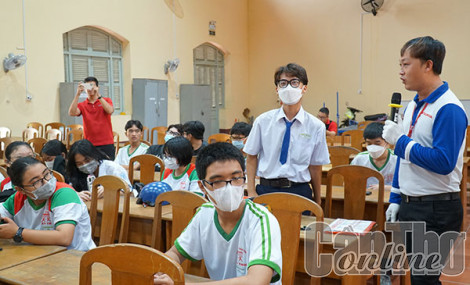 Phát động học sinh, sinh viên nghiêm chỉnh chấp hành pháp luật về an toàn giao thông