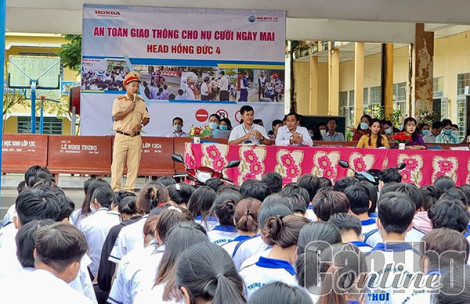Nâng cao ý thức chấp hành pháp luật về an toàn giao thông