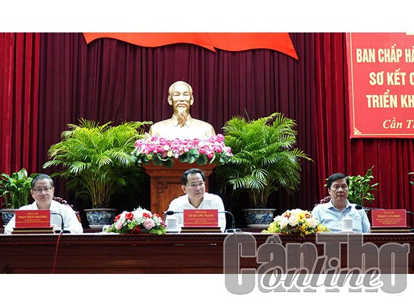 Đẩy nhanh tiến độ thực hiện các công trình, dự án và giải ngân kế hoạch vốn đầu tư công
