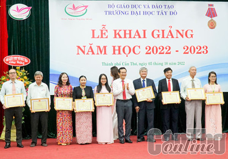 Trường Ðại học Tây Ðô khai giảng năm học mới 2022-2023