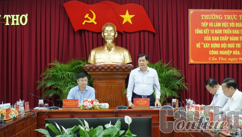 Đoàn khảo sát Trung ương khảo sát việc xây dựng đội ngũ trí thức tại TP Cần Thơ