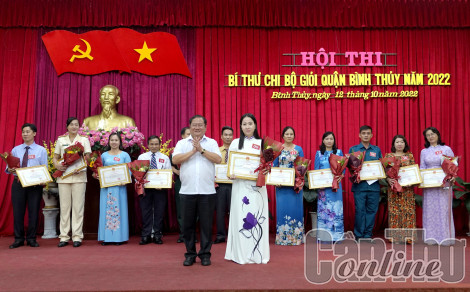 Thí sinh Trần Thị Diễm Thúy, Đảng bộ phường Bùi Hữu Nghĩa đạt giải Nhất