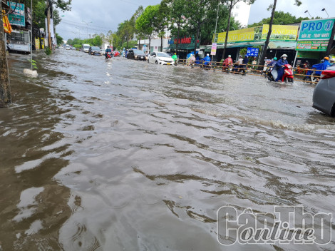 Triều cường lập đỉnh, vượt mức đỉnh triều lịch sử năm 2019