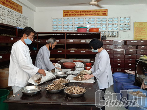 Thực hiện y tế phước thiện và từ thiện nhân đạo trị giá hơn 2,1 tỉ đồng