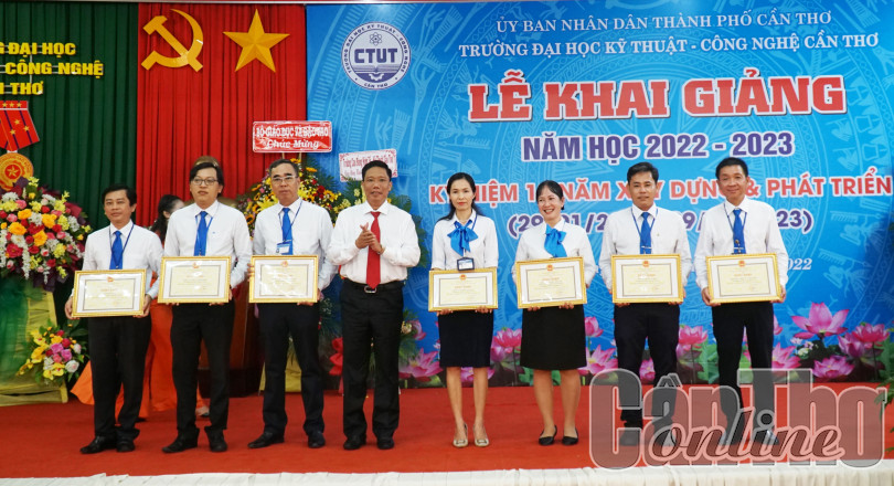 Trường Đại học Kỹ thuật - Công nghệ Cần Thơ đón 1.560 tân sinh viên