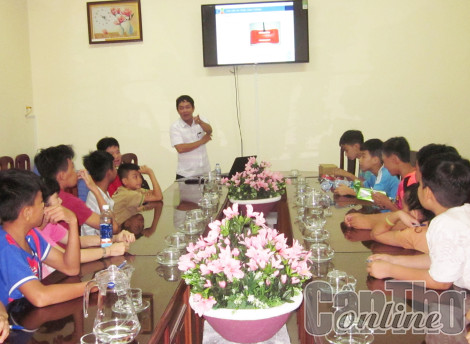 Đảm bảo an toàn cho trẻ em tham gia giao thông